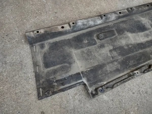 Unterbodenschutz OEM 4G0825208 Audi A6 C7 rechts image 6