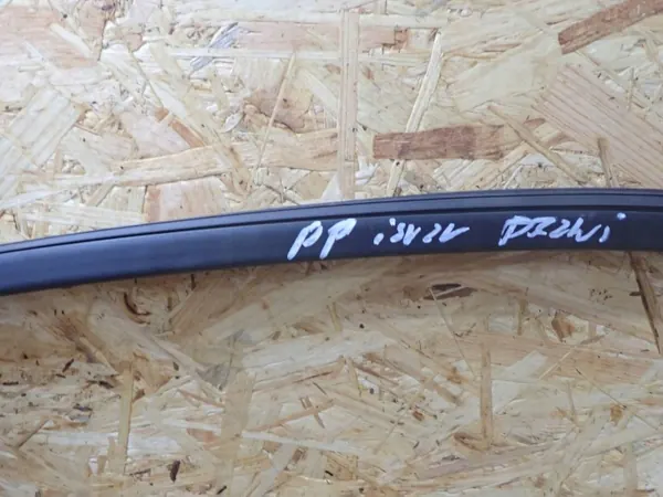 Isuzu D-Max fram höger framdörr fönsterram OEM BTU2015 image 4