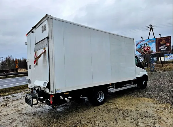 Palfinger Kran OEM 35C 50C 70C für Iveco image 3