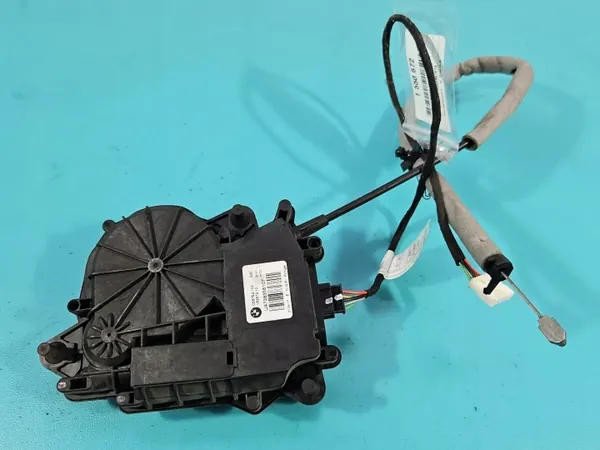 Serrure de coffre OEM 7383561 pour BMW G30 Berline 2017-2020 image 2