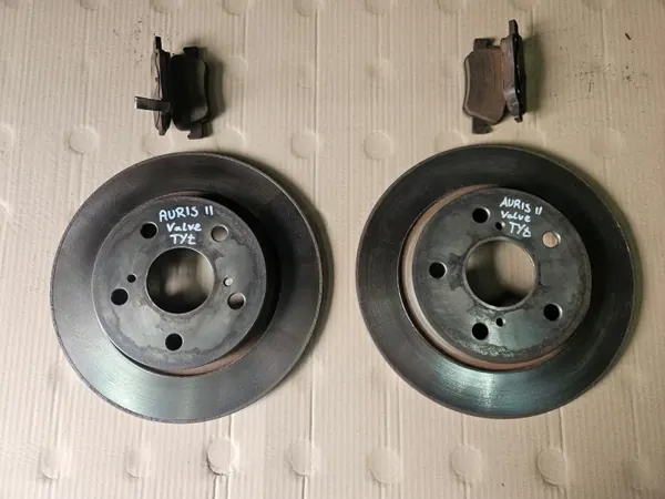 Jarrutaljat & Palat Taka Toyota OE AURIS II 12-17 image 2
