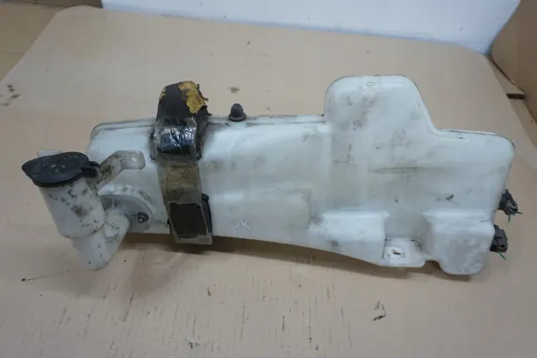 TERRACAN Spolarbehållare & Pump OEM Hyundai image 2