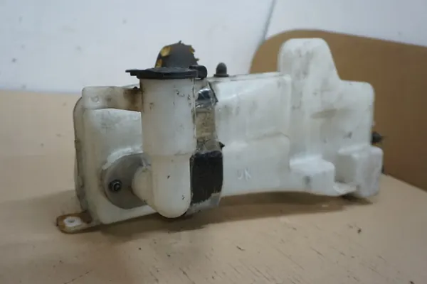 TERRACAN Spolarbehållare & Pump OEM Hyundai image 3
