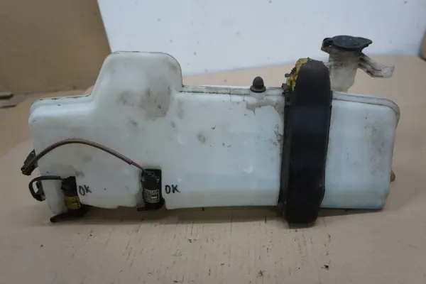 TERRACAN Spolarbehållare & Pump OEM Hyundai image 5
