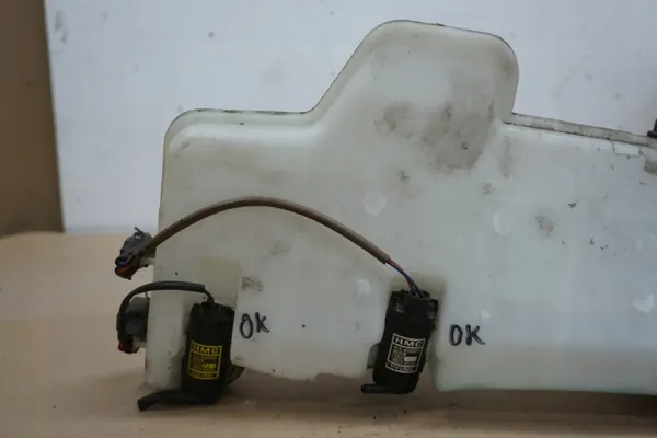 TERRACAN Spolarbehållare & Pump OEM Hyundai image 7