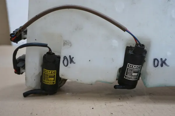 TERRACAN Spolarbehållare & Pump OEM Hyundai image 8