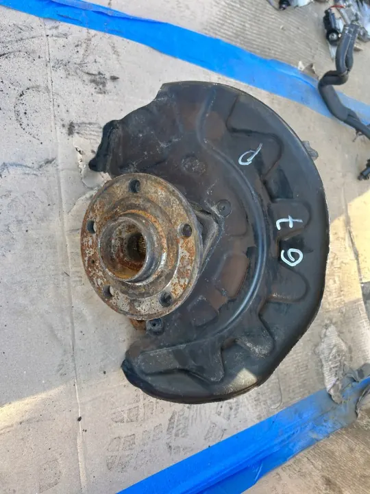 Pivot Avant Droit VW GOLF VIII 1.6 TDI OEM image 2