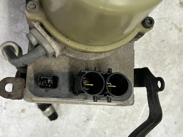 Pompe de direction OEM 9818127580 pour Peugeot Expert image 5