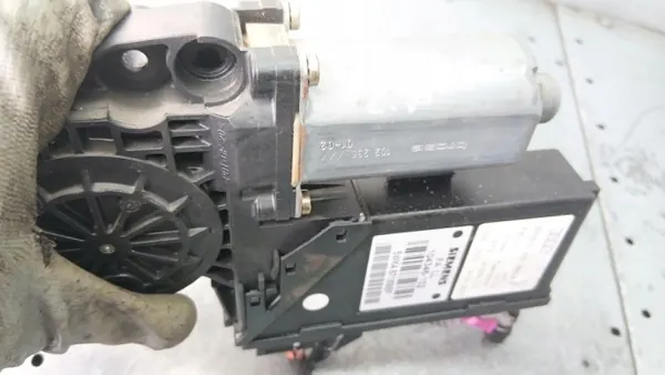 Linker Frontmotor OEM 5W548718BBF Audi A2 8Z 1.4TDI image 3