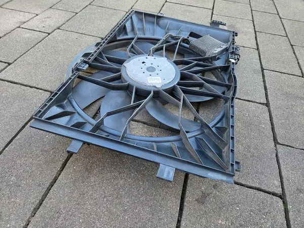 MERCEDES C-KLASA W203 Fläktkåpa A2035000193KZ 400W image 6