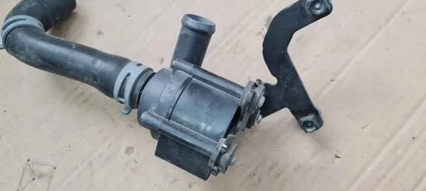 Audi OE 079121601A Waterpomp - Gebruikt image 3