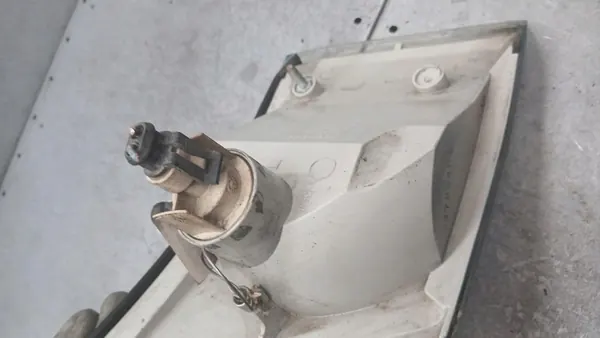 Indicateur Avant Gauche Iveco Daily 06R OEM 08-663-1502L-F image 6