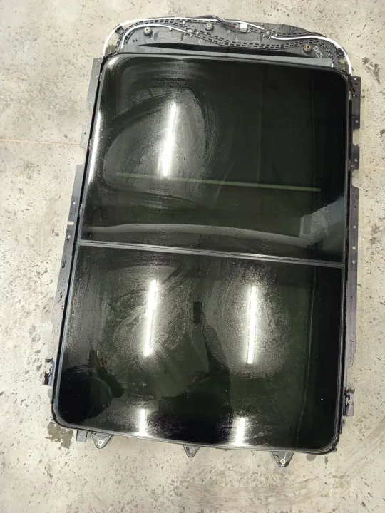Jeep Cherokee KL Panoramakatto OEM CHEROKEE KL LIFT PANORAMA image 2