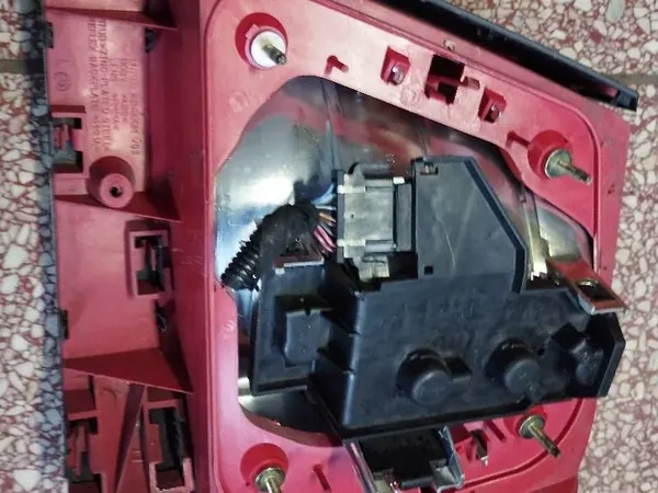 Luz Trasera Izquierda Audi A4 B5 8D0945095D image 3