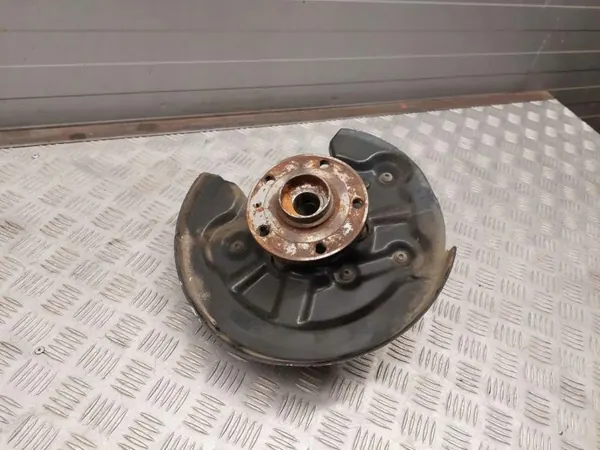 Audi Q3 5U 2015 Bakre höger navhus OEM 3C0505436G image 5