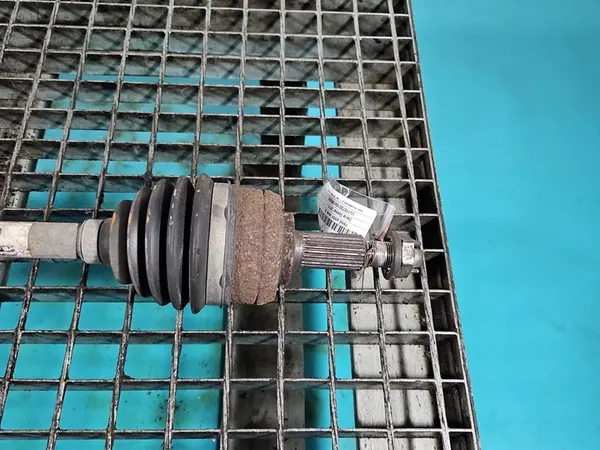 Vänster framaxel Dacia Dokker 1.3 TCE Manuell image 2