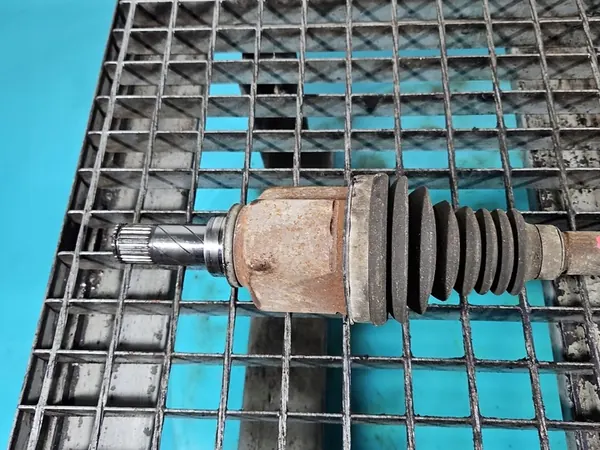 Vänster framaxel Dacia Dokker 1.3 TCE Manuell image 3