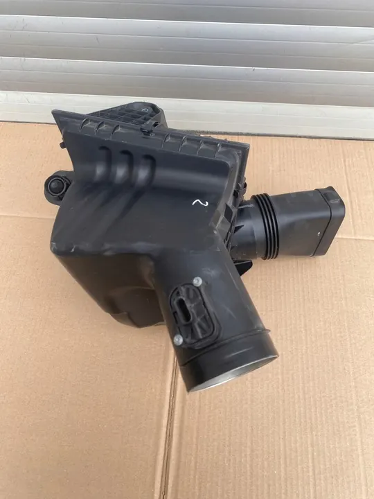 BMW 5 GT F07 Ilmansuodattimen Kotelo 7612014 image 6