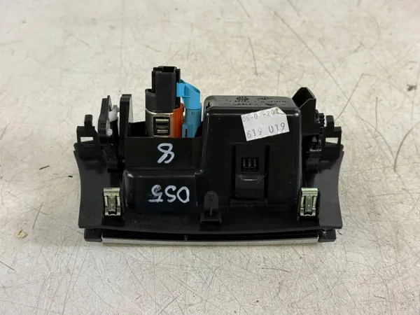 Citroen DS5 11-15 Asbak Compartiment OEM 9670767177 image 3