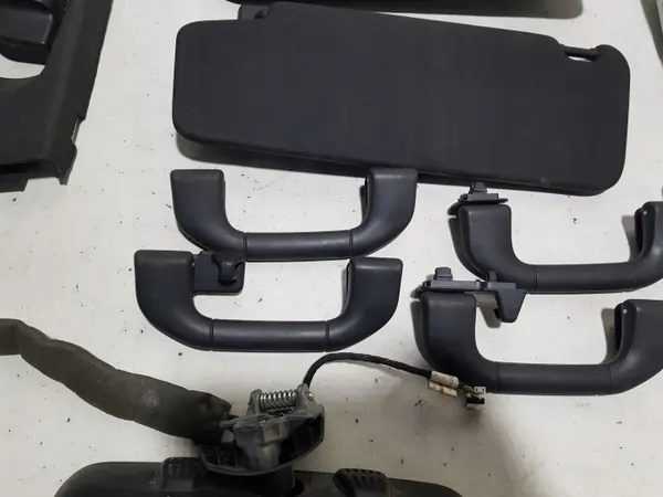 Kit Garniture Intérieure Noire MERCEDES W204 AMG OEM image 3