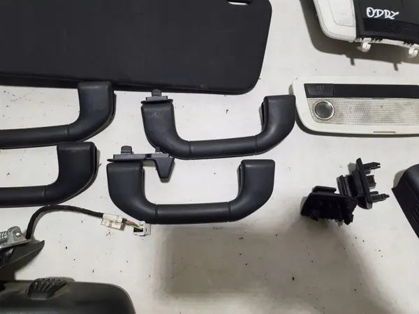 Kit Garniture Intérieure Noire MERCEDES W204 AMG OEM image 4