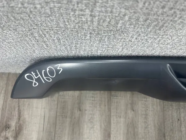 OEM 86665-D7800 Difusor Para-choques Traseiro - Usado image 3