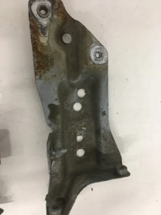 AUDI A3 03-08 Stötdämpare Vänster Höger 8P0821135A 8P0821136A image 2