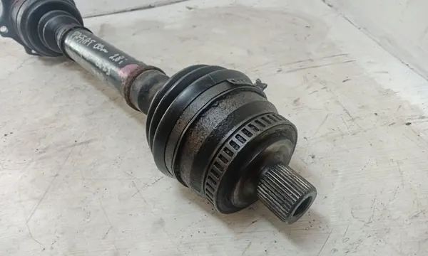 Vänster drivaxel VW Passat B5 FL 2.8 V6 4X4 8D0407271AK image 2