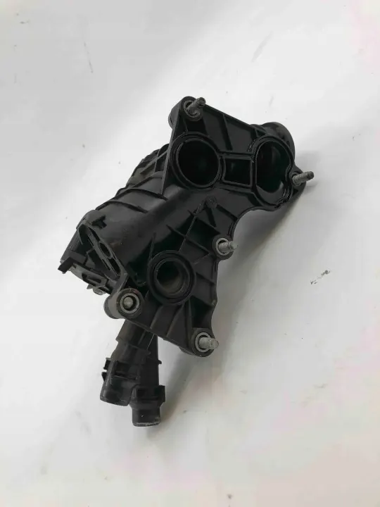 Termostaatin kotelo OEM 05L121111N VW 2.0L Dieselille image 2