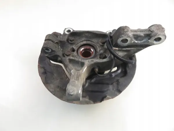 Etuoikea Pyöränapa OEM E1GC3K170 - Käytetty image 6