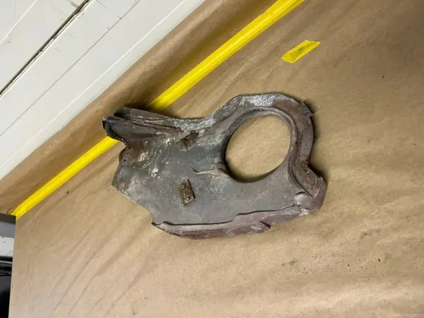 Refuerzo de guardabarros OEM 339172RH para Corvette C3 - Usado image 2