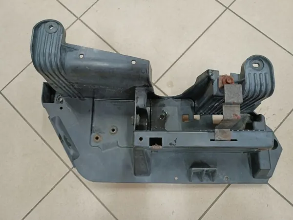 Support de batterie Jeep Wrangler JK OEM 55397281AA image 2