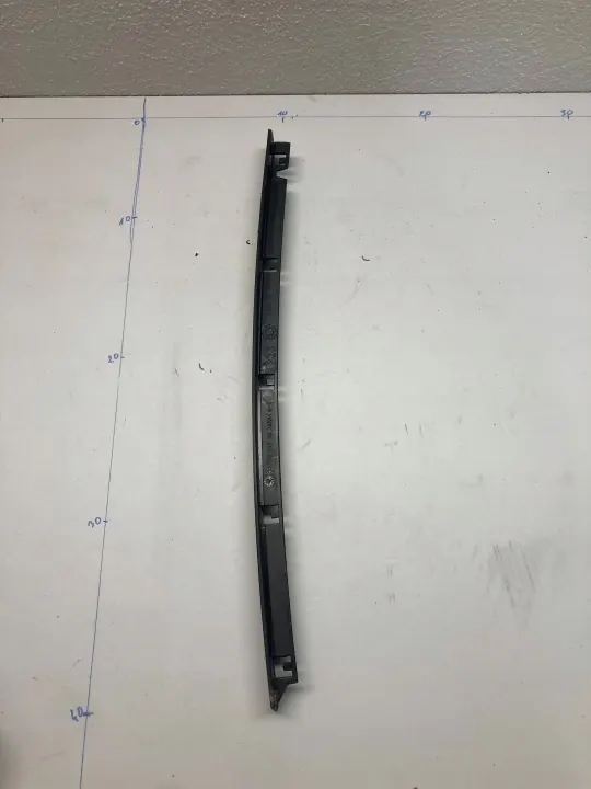 Takaikkunan tiiviste OEM 9677931680 oikea puoli image 3