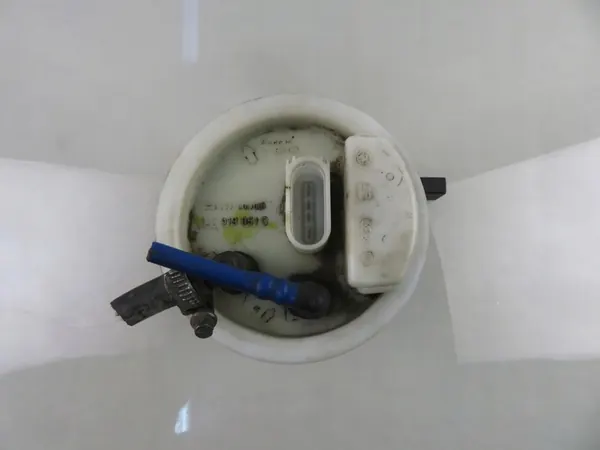 Bomba de combustível Volkswagen Golf 4 1J0919051D image 5