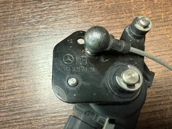 Mercedes-Benz Kaasupotentiometri OEM A1633010328 image 3
