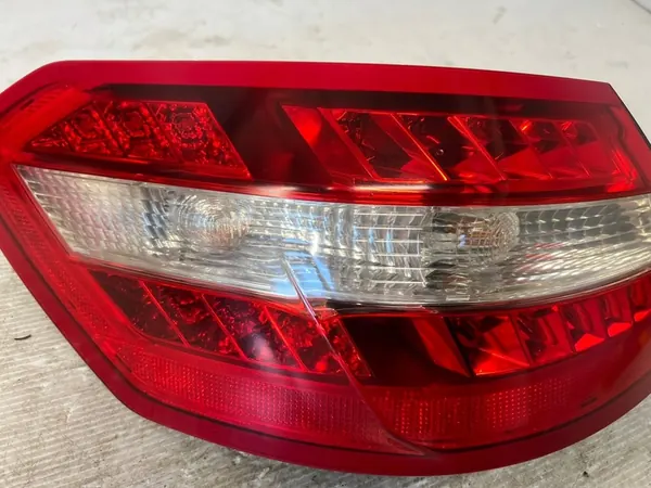 Mercedes E-Klasse W212 Linker Achterlicht A2129066601 image 3