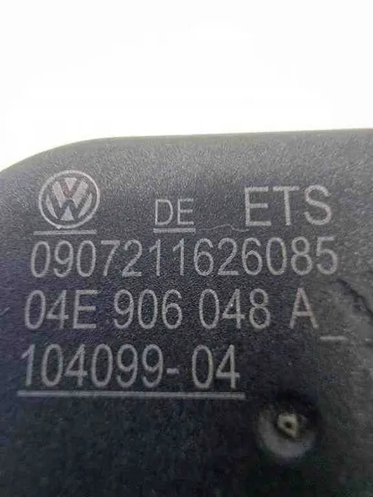 Nokka-akselin sijaintianturi VW GOLF VIII 1.5L bensiini OEM 10409904 image 4