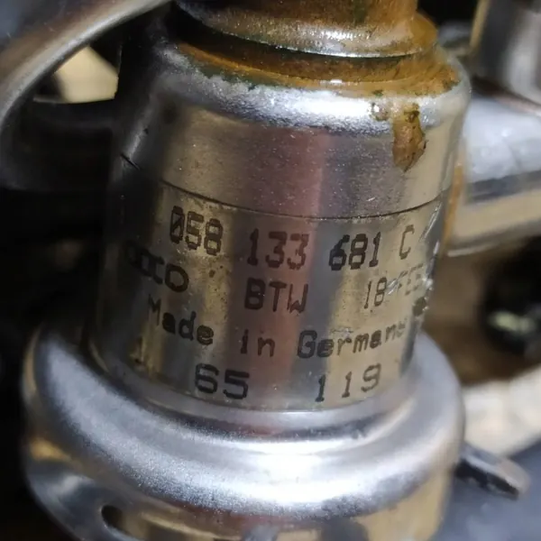 Riel de inyección OEM 058133681C para VW Passat B5 1.8T image 6