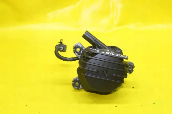 Pompe à air secondaire gauche OEM 7L5959253A Porsche Cayenne image 3