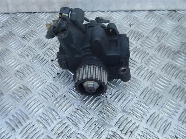 Einspritzpumpe Renault 1.5 167003669R image 2