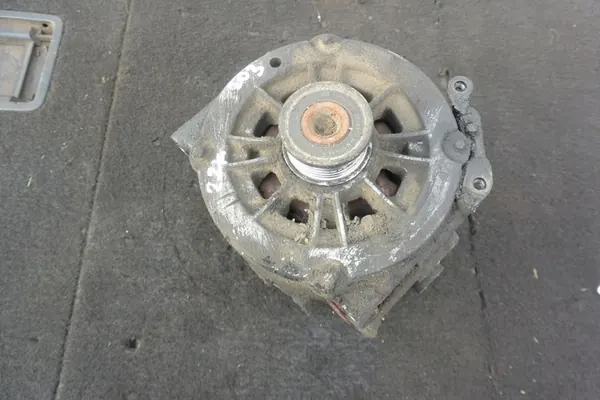 Vaihtovirtageneraattori Mercedes-Benz E-Class W210 W202 OE A0141540702 image 2