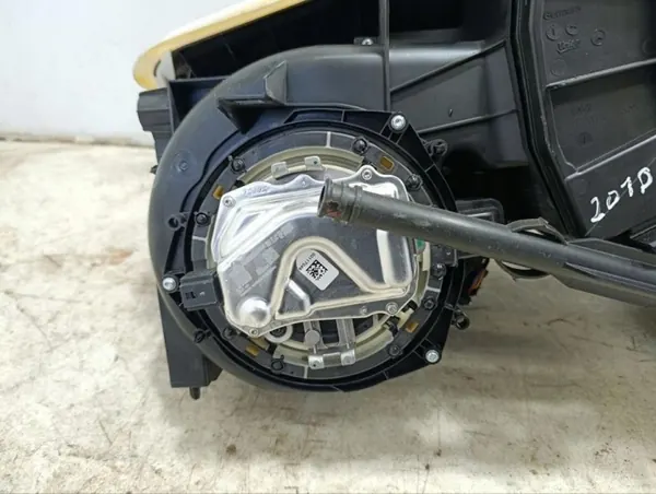 Mercedes-Benz Fläktkåpa OEM A2069064501 Begagnad image 4