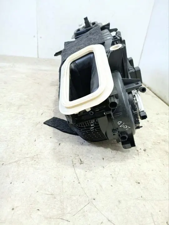 Mercedes-Benz Fläktkåpa OEM A2069064501 Begagnad image 7