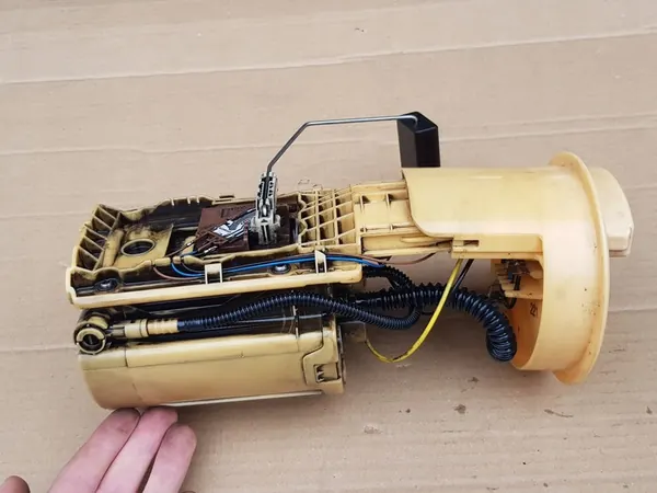 Bomba de Combustível VW Caddy III 1.6 TDI - 1.9 TDI - 2.0 TDI - 2.0 SDI 2K0919050A image 8