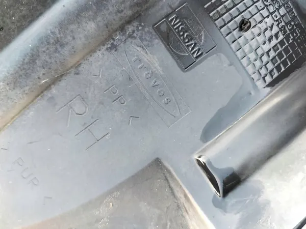 Nissan OE Front Wheel Arch Right 63840BR20A image 6