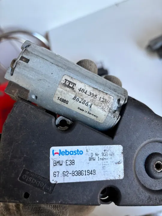 Motor Techo Solar BMW OEM 676283861949 - Usado image 3