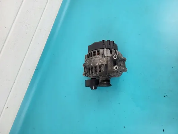 BMW E61 E60 530i 3.0 N52B30A Generaattori image 7