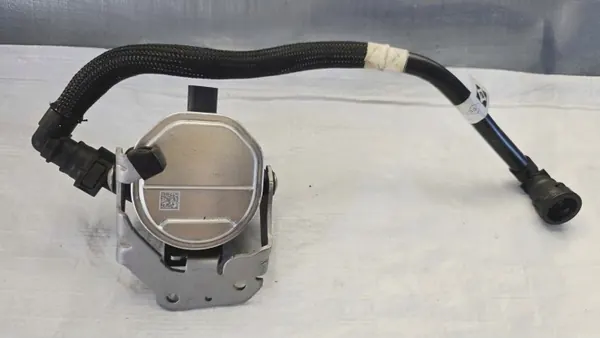 Pompe à eau OEM 149405998R pour Renault Espace VI 1.2 image 4