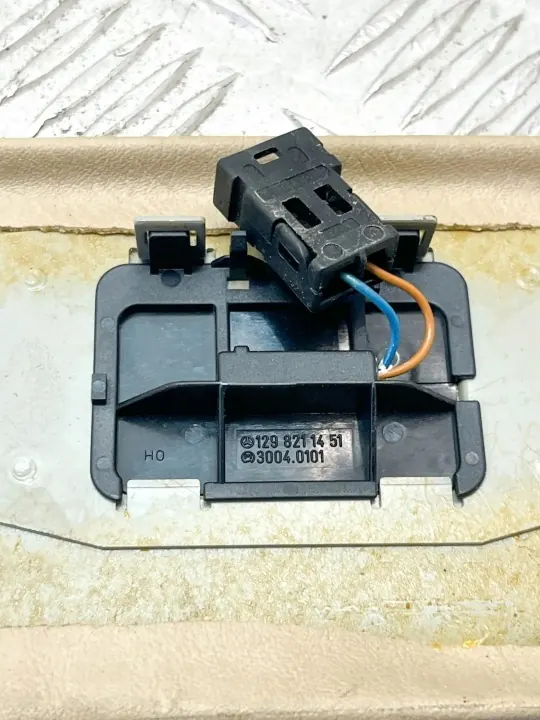 Mercedes-Benz SL R129 vindrutelist OEM A1298211451 image 9