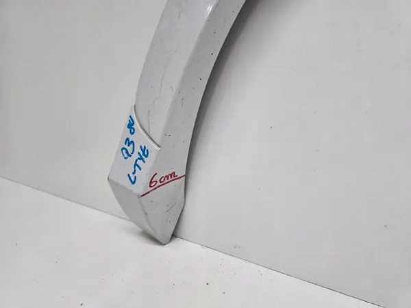 AUDI Q3 Vasemman Takakyljen Verhoilu 8U0853817A image 2